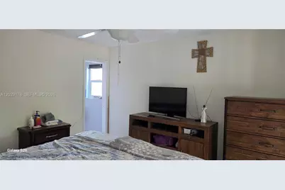 7715 SW 9th St, North Lauderdale, FL 33068 - Photo 13