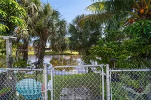 7715 SW 9th St, North Lauderdale, FL 33068 - Photo 25
