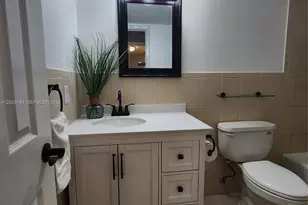 900 NE 12th Ave, Hallandale Beach, FL 33009 - Photo 13