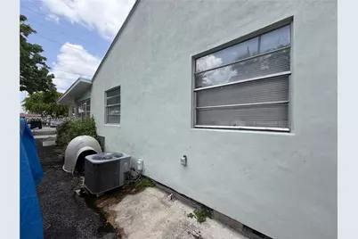 3245 NW 34th St, Miami, FL 33142 - Photo 5