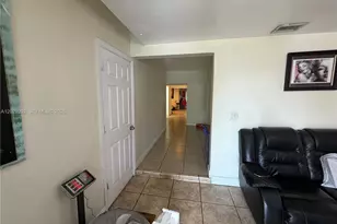 3245 NW 34th St, Miami, FL 33142 - Photo 9