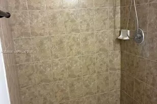 7075 NW 186th St, Hialeah, FL 33015 - Photo 5