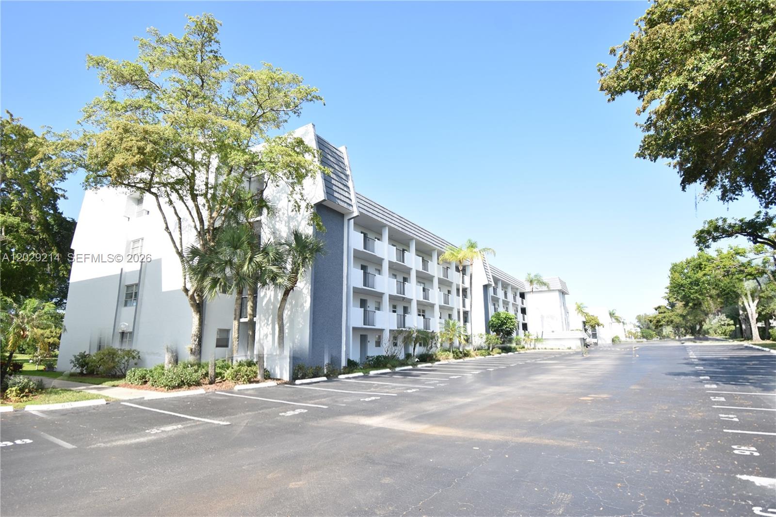 6080 NW 44th St #201 main architectural view