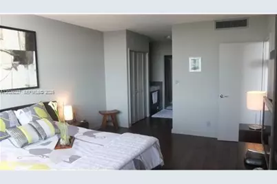 5700 Collins Ave #8K, Miami Beach, FL 33140 - Photo 9
