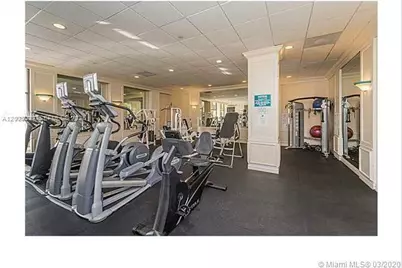 5700 Collins Ave #8K, Miami Beach, FL 33140 - Photo 17