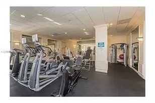 5700 Collins Ave, Miami Beach, FL 33140 - Photo 17