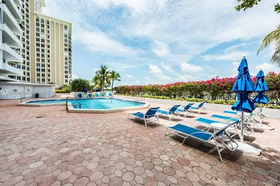 5700 Collins Ave #8K, Miami Beach, FL 33140 - Photo 15