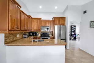971 NW 89th Ave, Plantation, FL 33324 - Photo 9