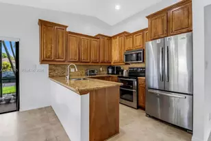 971 NW 89th Ave, Plantation, FL 33324 - Photo 11