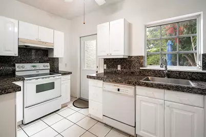 732 Majorca Ave, Coral Gables, FL 33134 - Photo 17