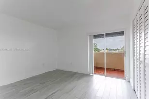 8580 NW 6th Ln, Miami, FL 33126 - Photo 13