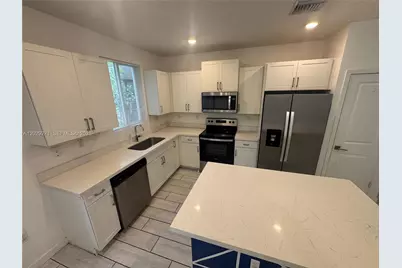 1048 SE 23rd Ter, Homestead, FL 33035 - Photo 1