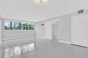 6135 NW 186th St, Hialeah, FL 33015 - Photo 7