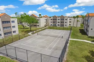 6135 NW 186th St, Hialeah, FL 33015 - Photo 23