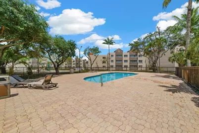 6135 NW 186th St #202, Hialeah, FL 33015 - Photo 27