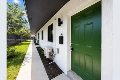 900 NW 8th Ave #4, Pompano Beach, FL 33060 - Photo 13