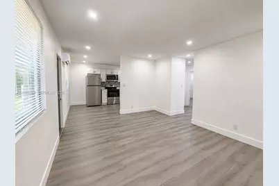 900 NW 8th Ave #4, Pompano Beach, FL 33060 - Photo 5