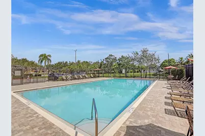 16541 NW 5th St, Pembroke Pines, FL 33028 - Photo 3
