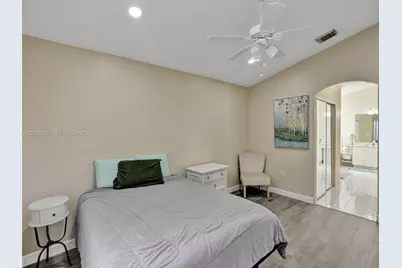 16541 NW 5th St, Pembroke Pines, FL 33028 - Photo 31