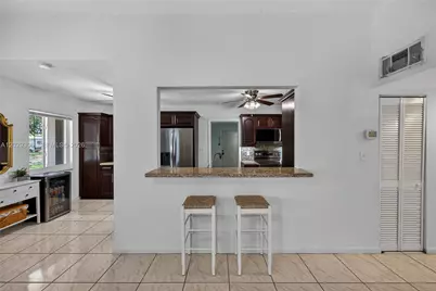 211 S 57th Way, Hollywood, FL 33023 - Photo 7