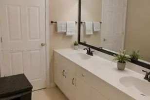 16143 Emerald Cove Rd, Weston, FL 33331 - Photo 5