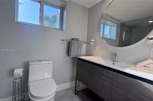 903 NE 27th Ave, Hallandale Beach, FL 33009 - Photo 17