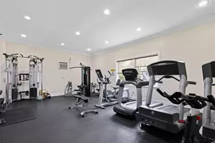 903 NE 27th Ave, Hallandale Beach, FL 33009 - Photo 11