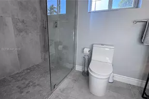 903 NE 27th Ave, Hallandale Beach, FL 33009 - Photo 19