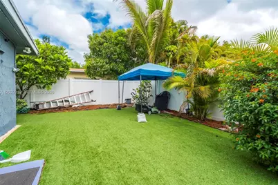 7211 NW 76th St, Tamarac, FL 33321 - Photo 19