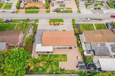 884 W 72nd Pl, Hialeah, FL 33014 - Photo 9