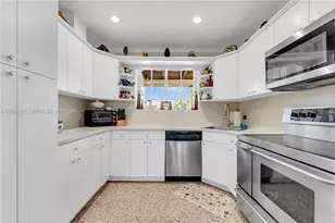 884 W 72nd Pl, Hialeah, FL 33014 - Photo 23