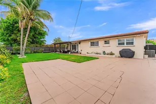884 W 72nd Pl, Hialeah, FL 33014 - Photo 43