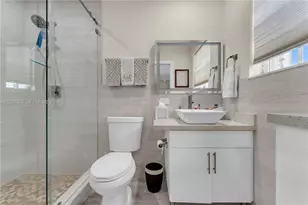 884 W 72nd Pl, Hialeah, FL 33014 - Photo 3
