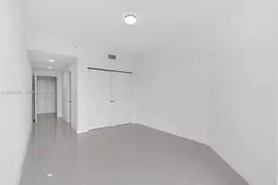 17111 Biscayne Bl, North Miami Beach, FL 33160 - Photo 33