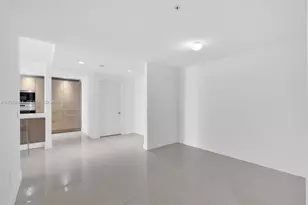 17111 Biscayne Bl, North Miami Beach, FL 33160 - Photo 7