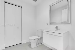 17111 Biscayne Bl, North Miami Beach, FL 33160 - Photo 21