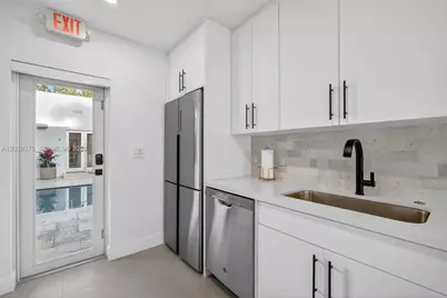8109 Harding Ave, Miami Beach, FL 33141 - Photo 21