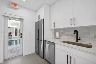 8109 Harding Ave, Miami Beach, FL 33141 - Photo 21