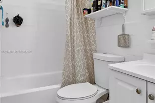 820 SW 11th Ave, Hallandale Beach, FL 33009 - Photo 11
