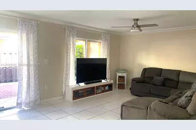 223 Maple Ter, Davie, FL 33325 - Photo 5