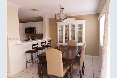 223 Maple Ter, Davie, FL 33325 - Photo 3