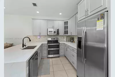 [Address not provided], Homestead, FL 33035 - Photo 9