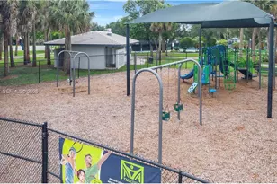 20831 NW 3rd Ct, Pembroke Pines, FL 33029 - Photo 43