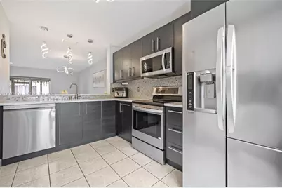 20831 NW 3rd Ct, Pembroke Pines, FL 33029 - Photo 13