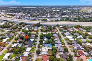 365 NW 46th St, Oakland Park, FL 33309 - Photo 23