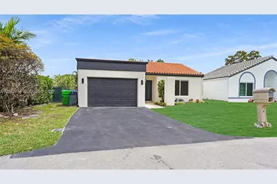 9661 NW 44th Ct, Sunrise, FL 33351 - Photo 3