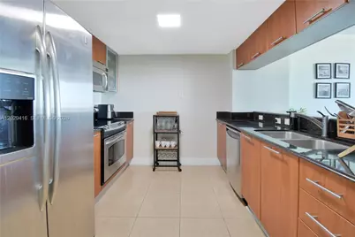 1800 N Bayshore Dr #2308, Miami, FL 33132 - Photo 9