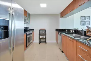 1800 N Bayshore Dr, Miami, FL 33132 - Photo 9