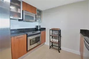 1800 N Bayshore Dr, Miami, FL 33132 - Photo 11