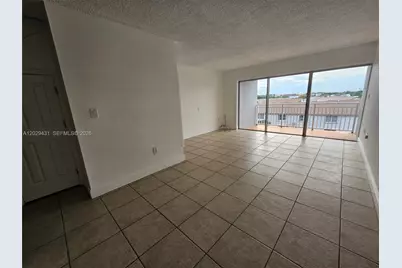 9375 Fontainebleau Blvd #L422, Miami, FL 33172 - Photo 3